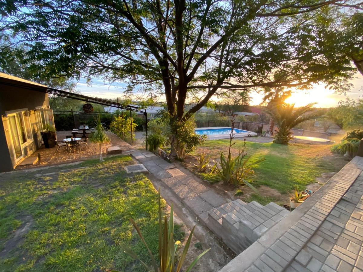 Haus Holzapfel Hotel Beaufort West Exterior foto
